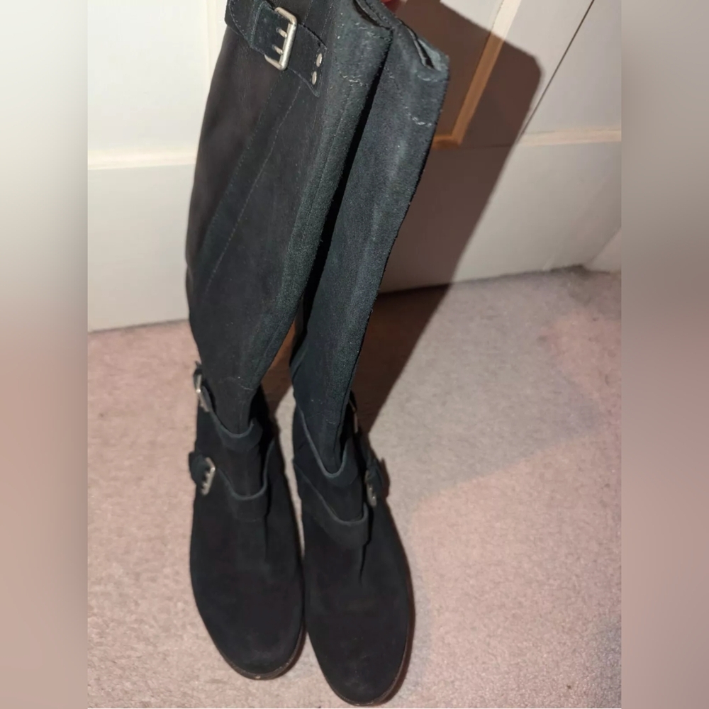UGGS riding boots 9.5
